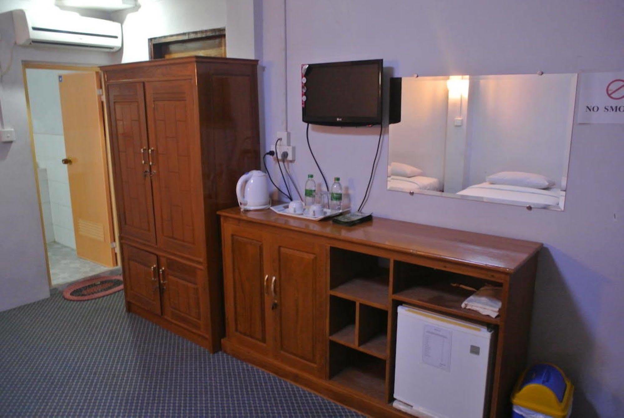 Gyogon Yaewaddy Motel מראה חיצוני תמונה