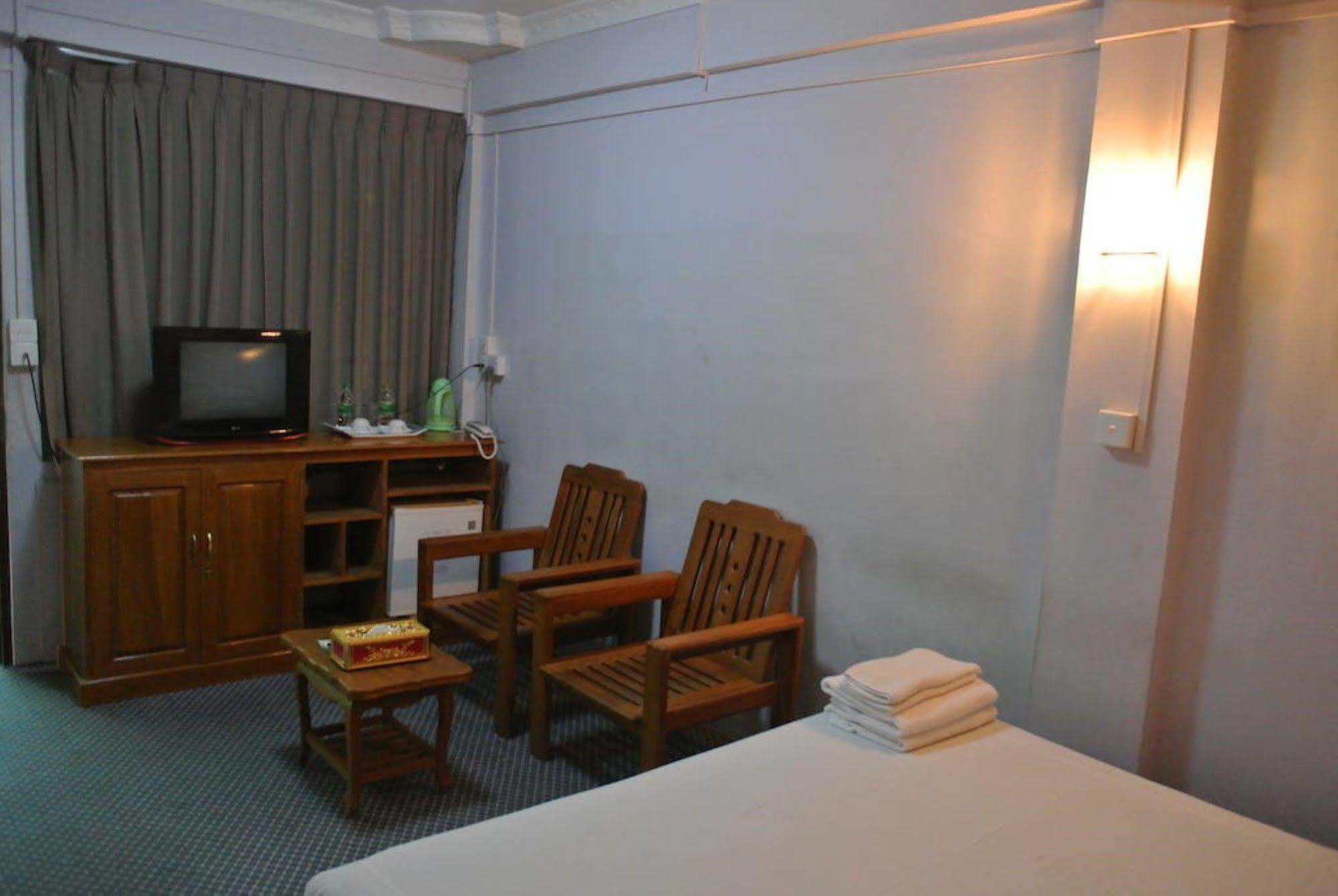 Gyogon Yaewaddy Motel מראה חיצוני תמונה